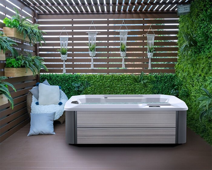 Best hot tub accessories to spruce up your backyard 