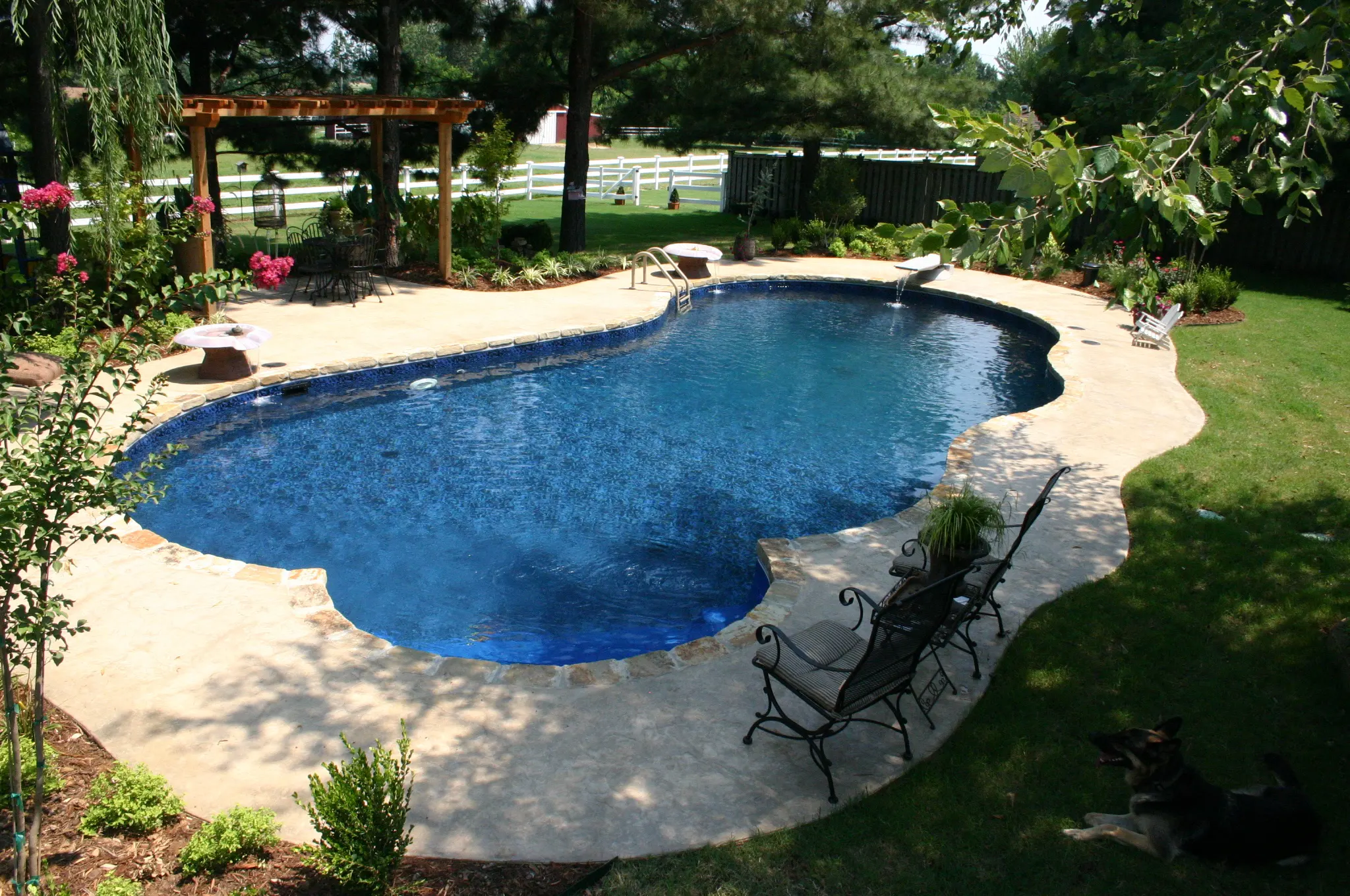 How Much Does It Cost to Replace a Vinyl Liner?