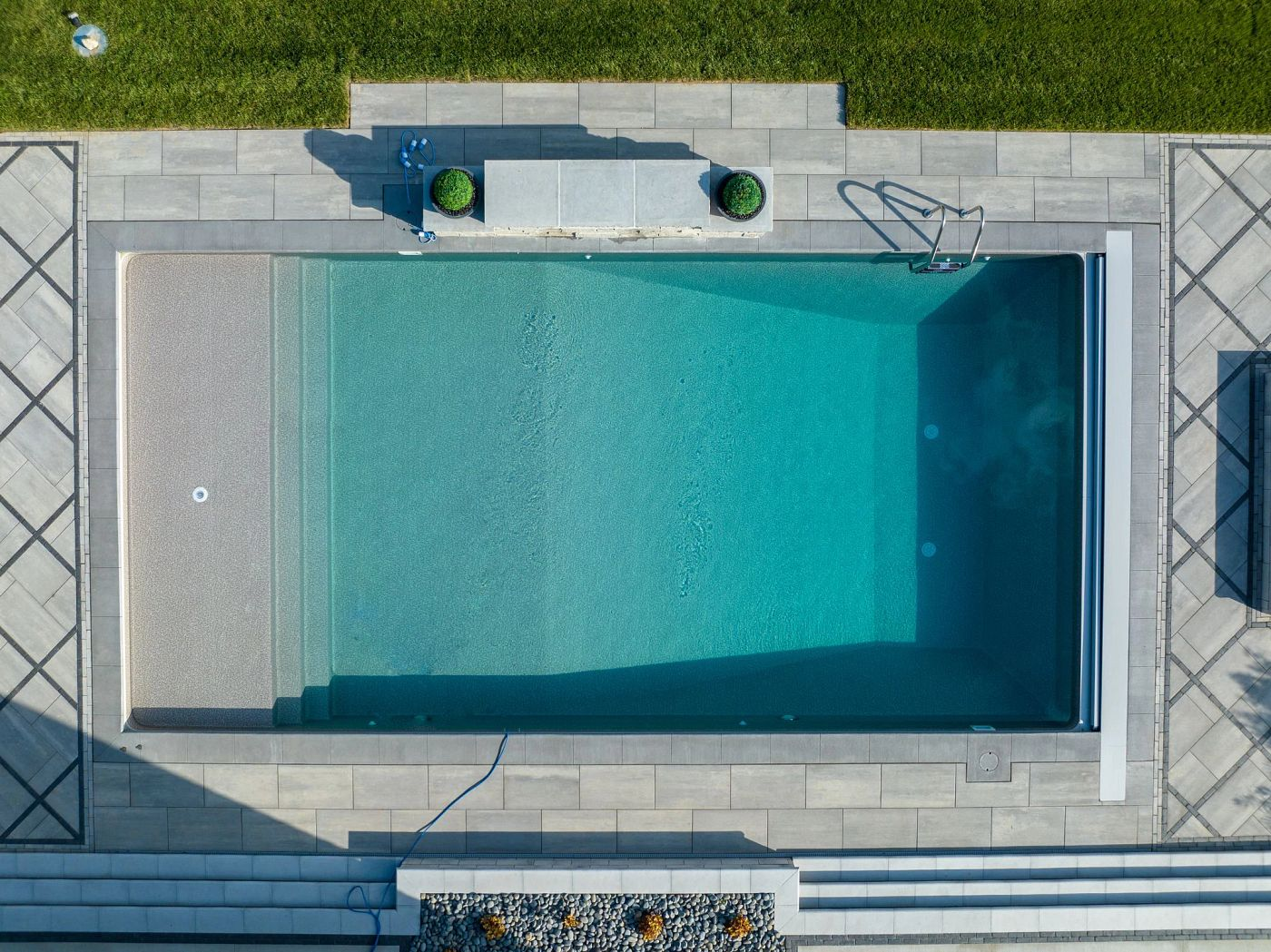 A gorgeous Latham vinyl liner. Who Installs Pool Liners Near Me? Burton Pools & Spas